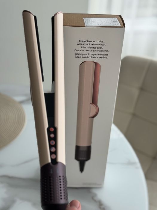 Продам фен-випрямляч для волосся Airstrait