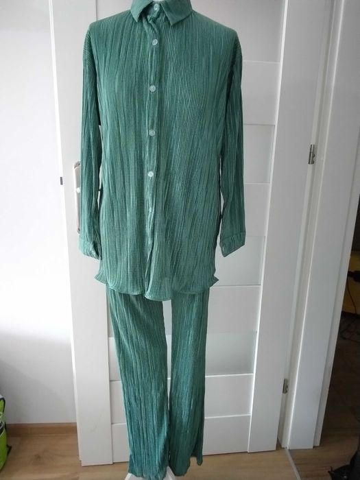 Komplet damski w zielony prążek