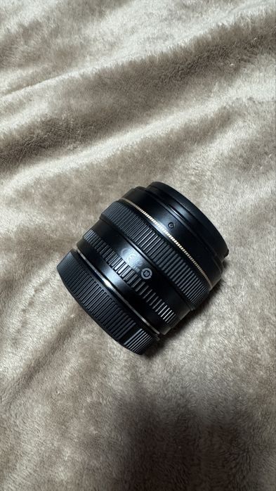 Обʼєктив Canon 50 mm 1.4