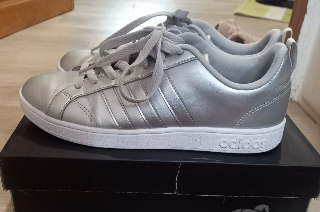 Кросівки adidas 39р.