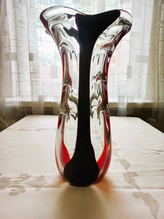 Антикварна ваза із кольорового гутного скла