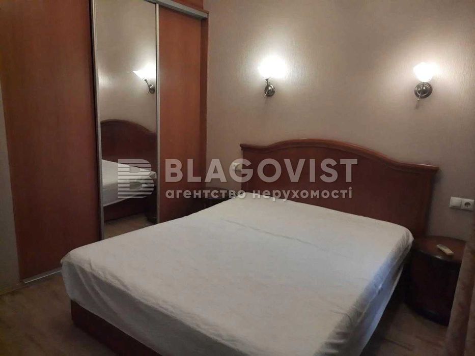 Продається 2-кімнатна квартира в центрі вул. Саксаганського 36