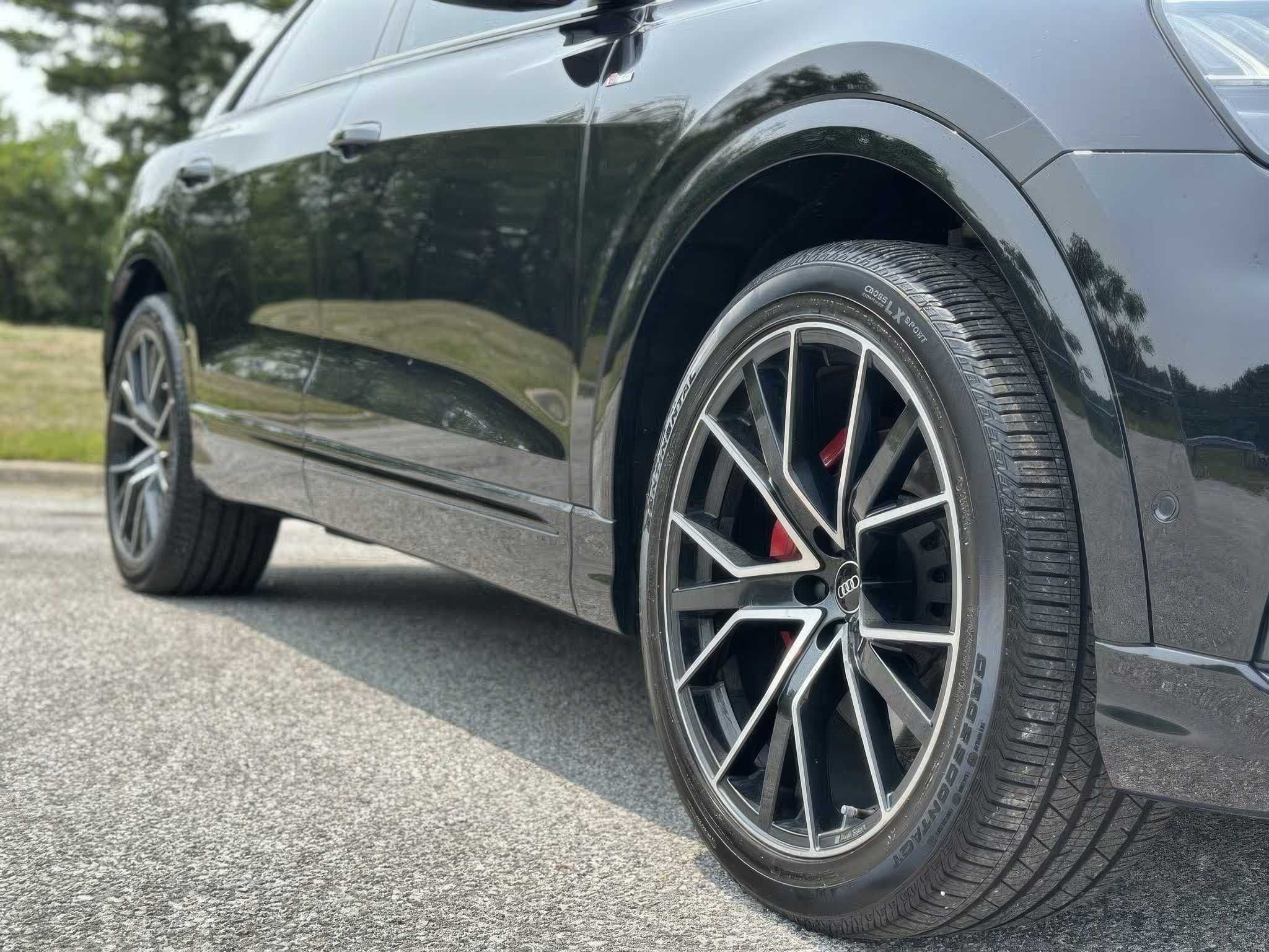 Audi Q8         2021
