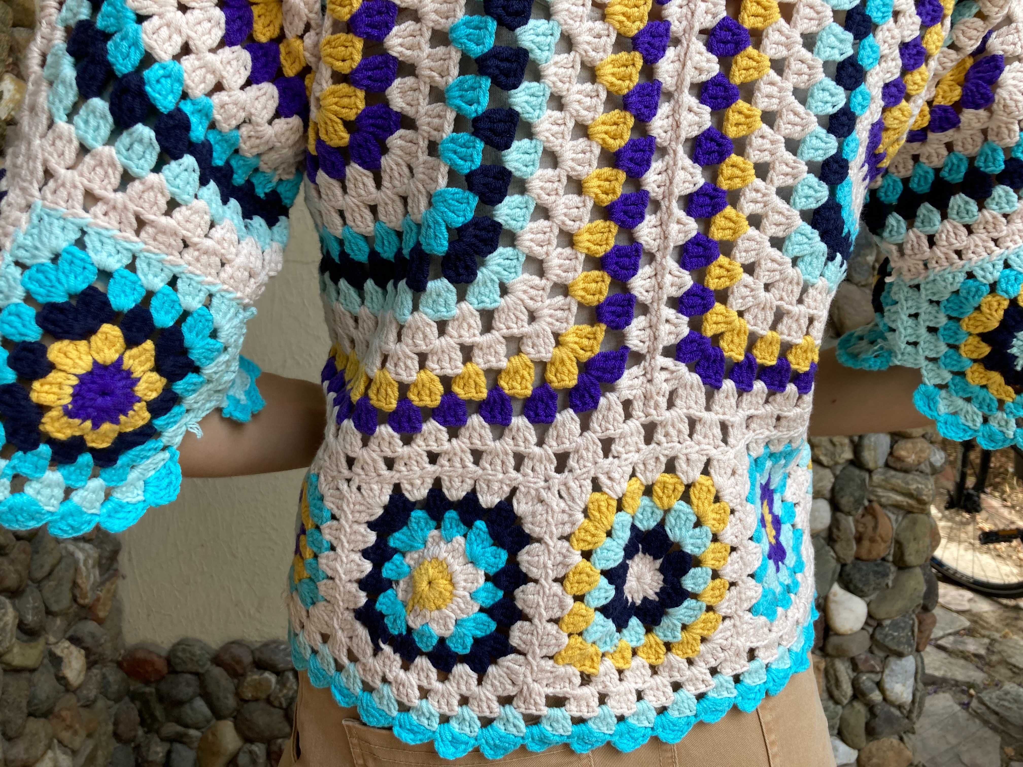 Casaco Mulher Cardigan Crochet lã para mulher feito a mao / flor