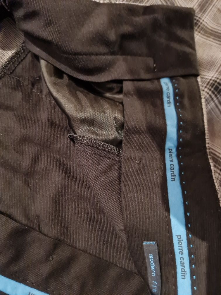 Nowoczesny Garnitur w kratkę Pierre Cardin r50