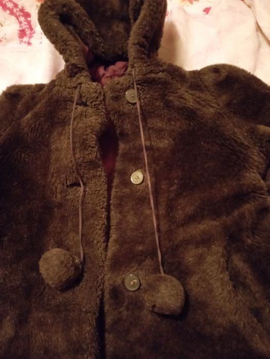 Шубка для девочки,с капюшоном
