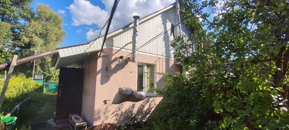 Частина будинку в житловому стані. 3 кімнати.