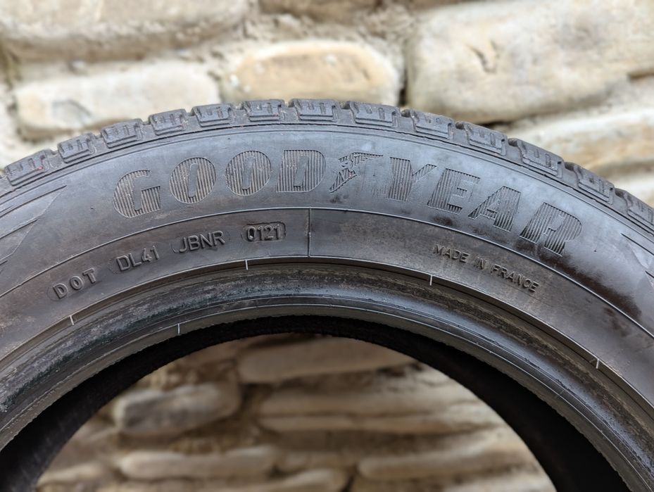 Шини 225/60 R17 Goodyear EfficientGrip SUV б/в
