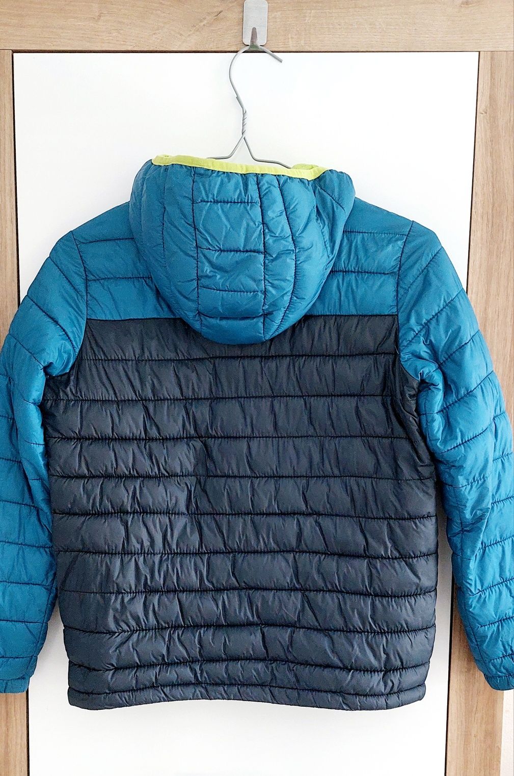 Весняна куртка на хлопчика 140-146см