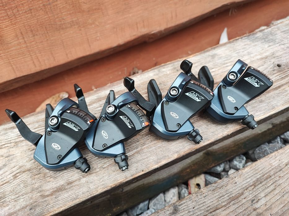 Prawa manetka rowerowa Shimano Deore LX M570 9s Retro MTB