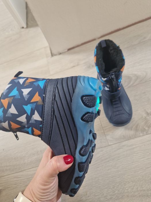 Sniegowce Lupilu 28 swiecaca podeszwa