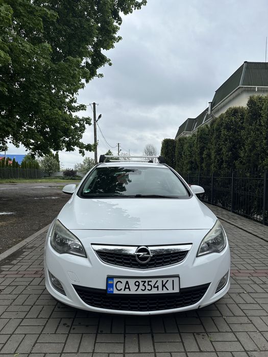 Opel Astra 2011 рік, в гарному стані терміново