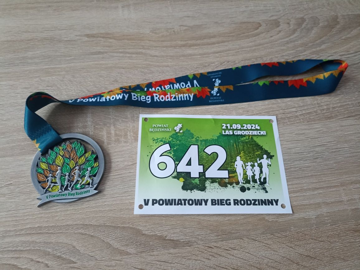 Medal i numer startowy "V Powiatowy Bieg Rodzinny" Będzin 21.09.2024