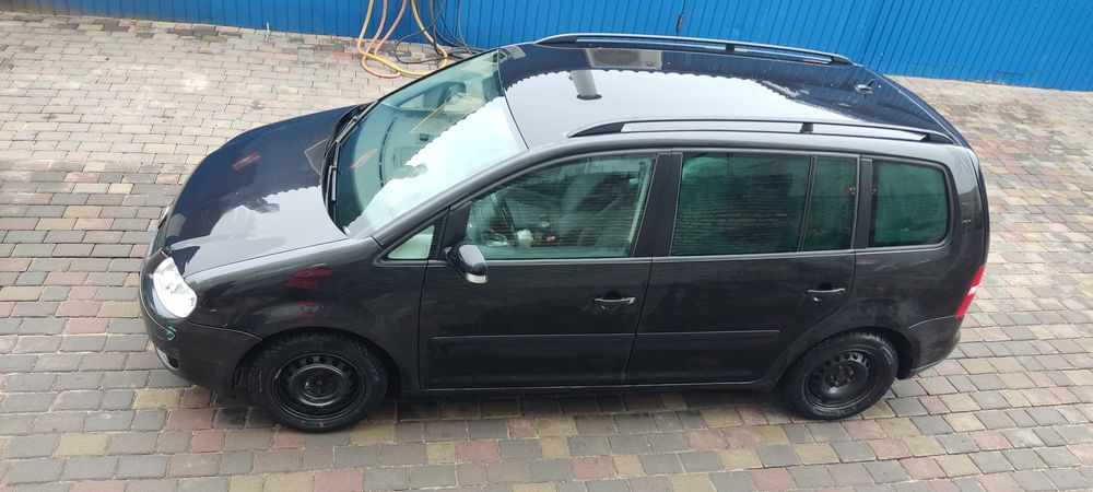 Продам Фольксваген ТУРАН 1,9 ТД АКПП 2005