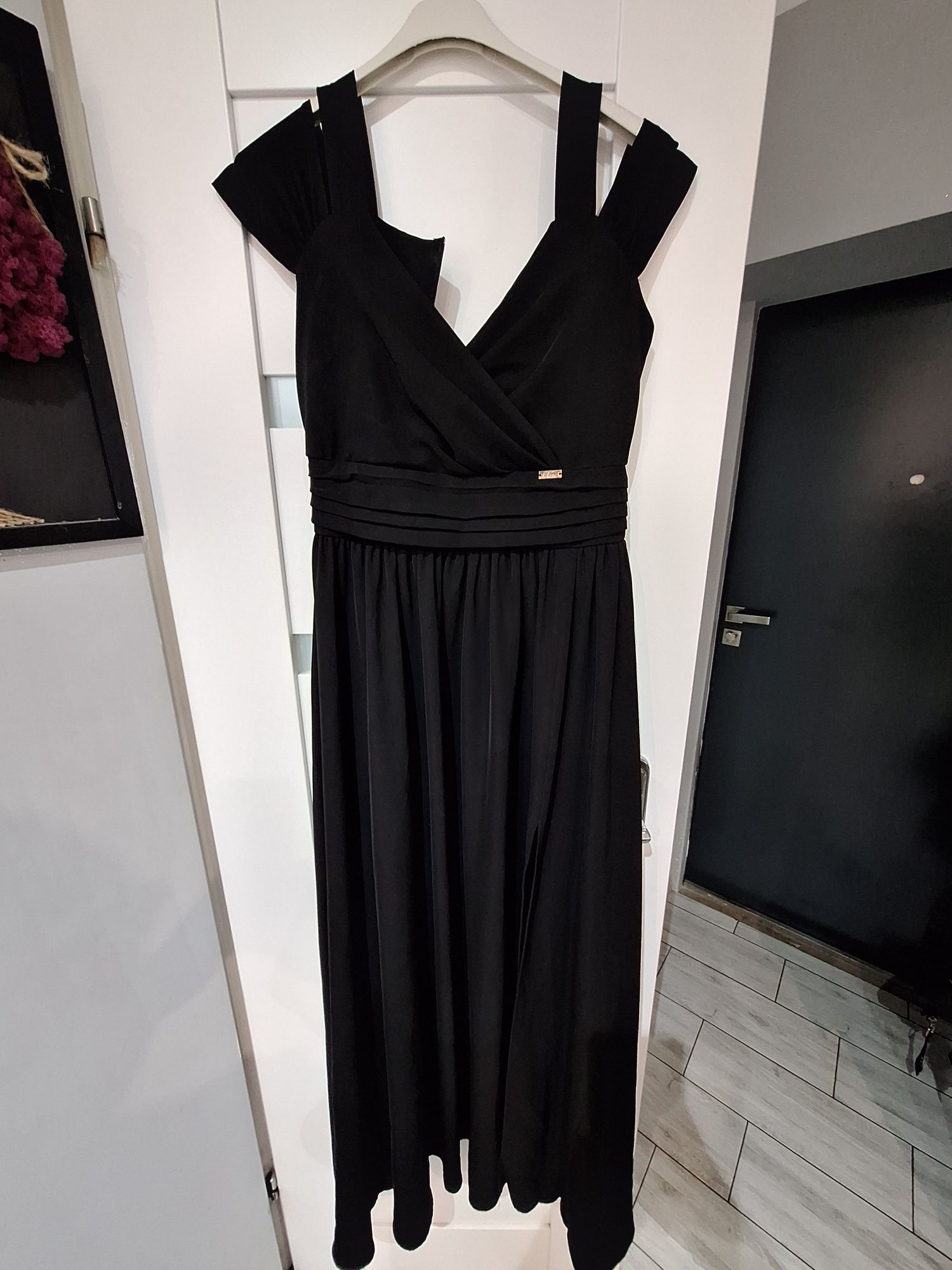 Sukienka czarną rozmiar M
