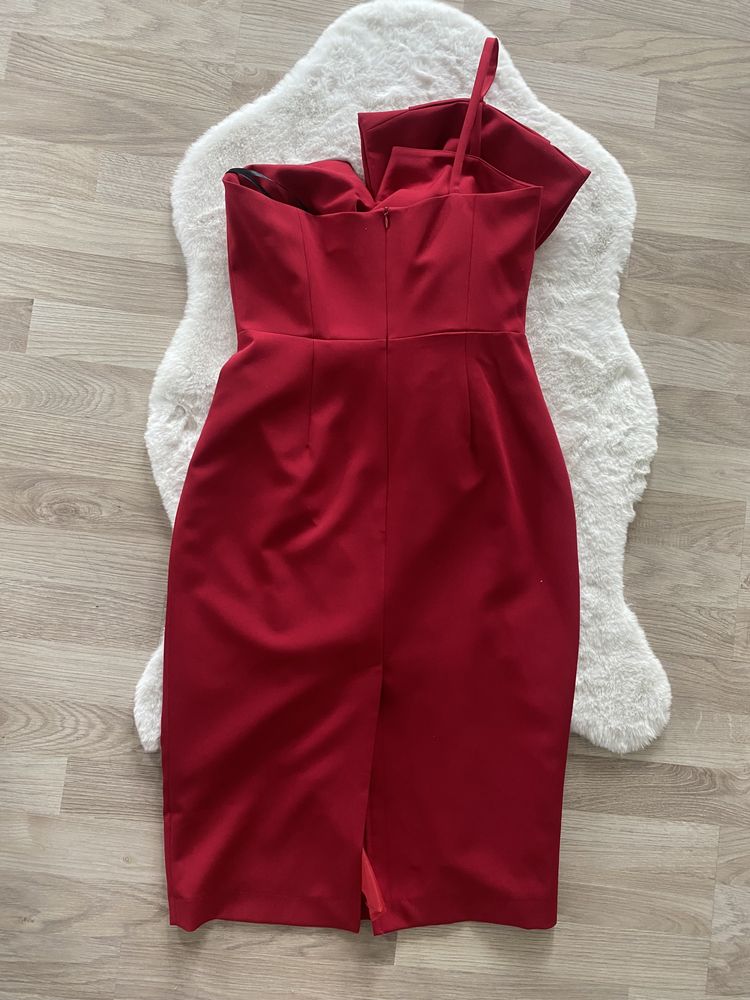 Czerwona sukienka z kokardą EMO rozmiar 38 ostatnia