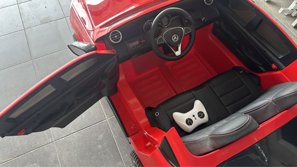 Czerwone auto na akumulator Mercedes GLC 63S Pilot 4x4
