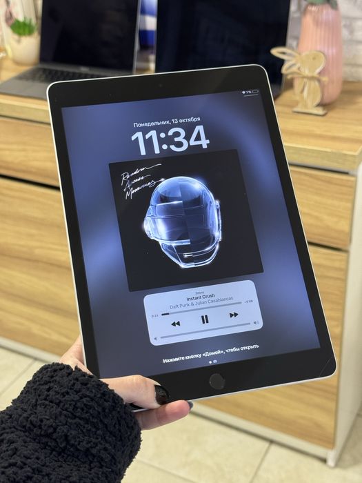 Вживаний планшет Apple iPad 9th Gen 10.2 Wi-Fi Silver 256 GB (2021)