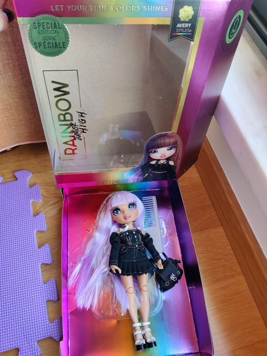 Boneca Rainbow High junior-special edition- Avery Styles nova em caixa