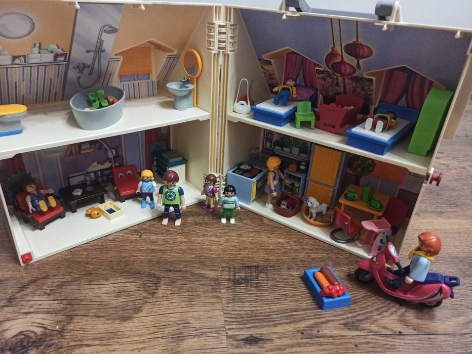 Playmobil domek z wyposażeniem