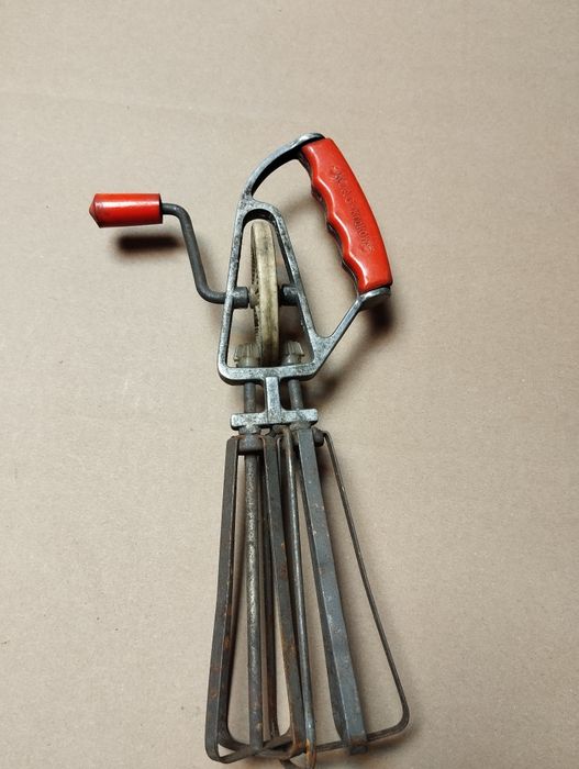 Stary ręczny mikser mieszadło