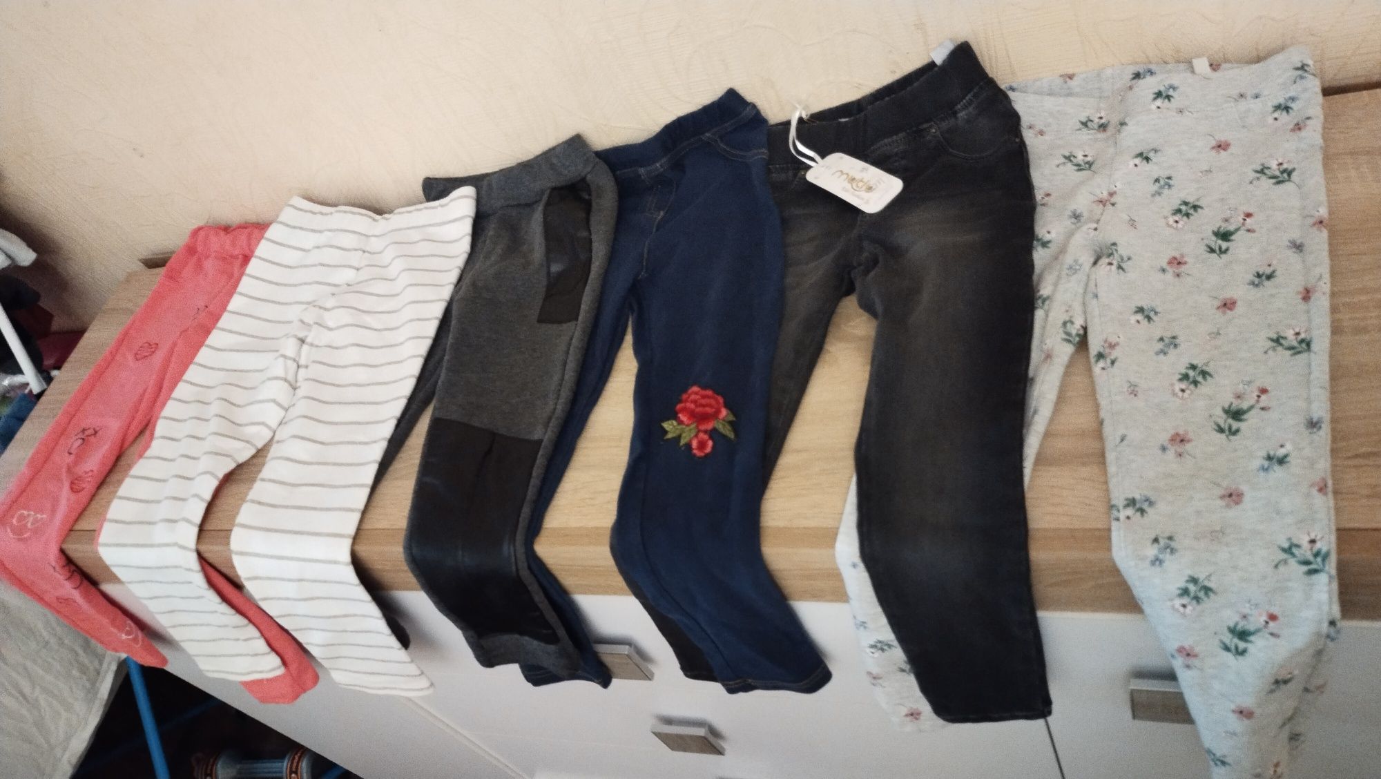 Пакет Штанов теплые для девочки на 5-6лет 116-122см  джинсы брюки