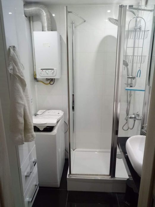 POKOJE 1-OSOBOWE (3szt) 10m2. TRAMWAJ 3min z klatki. 10min do centrum.