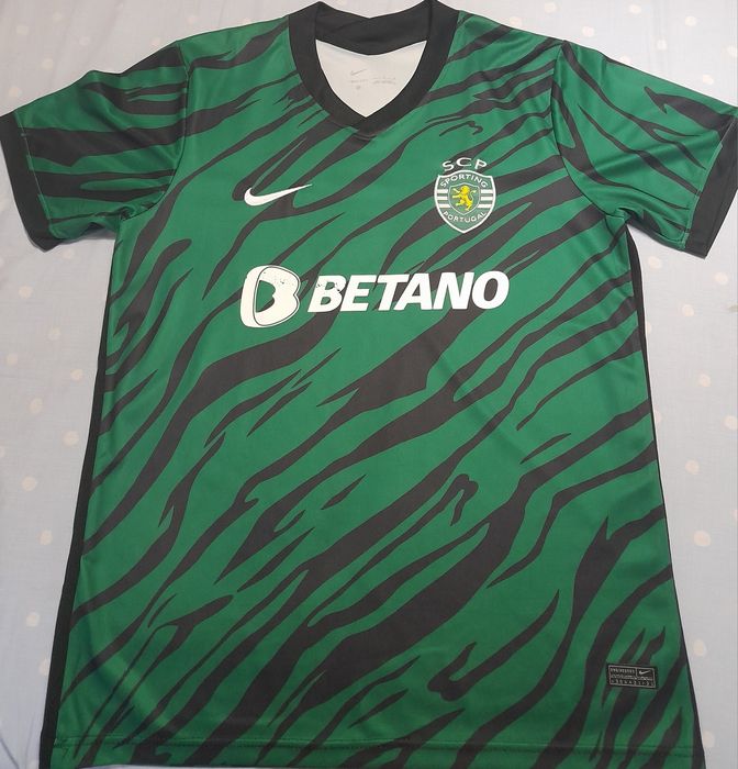Camisola Sporting - Nike (Dri-Fit) Tamanho M