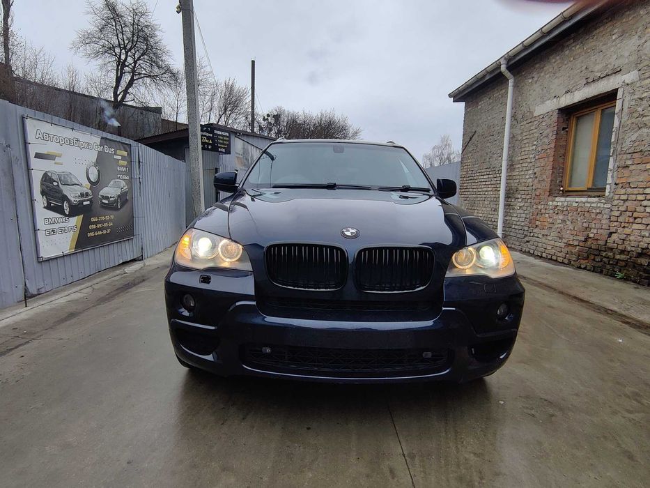 Розборка БМВ Е70 M57N2 3.0 Разборка Шрот BMW X5 E70 Фари крила A35