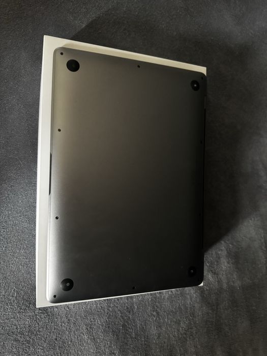 MacBook Air M1 256 GB, 8 GB RAM Magic Mouse  Stan Perfekcyjny