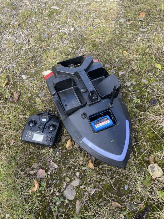 Кораблик, корабель для риболовлі з GPS Flytech v020