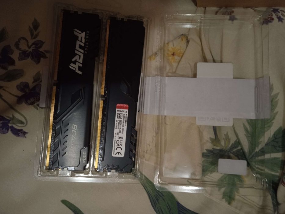 Memórias RAM  DDR4 3600mhz 16GB (2x8)