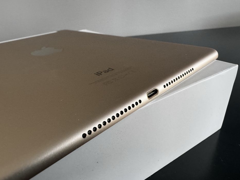 iPad Air 2 128 GB + 4 GB, золотий — в чудовому стані!