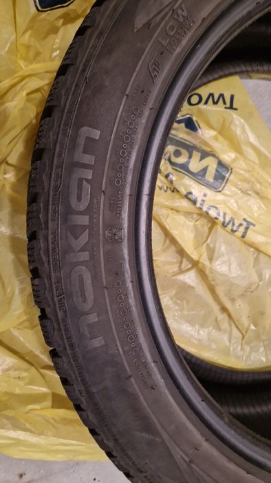 Nokian WR D4 zimowe 245/45/18 7.5mm 4szt.