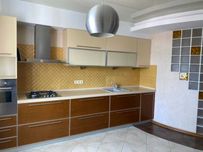 Продам трехкомнатную квартиру в Черноморске, Монолит