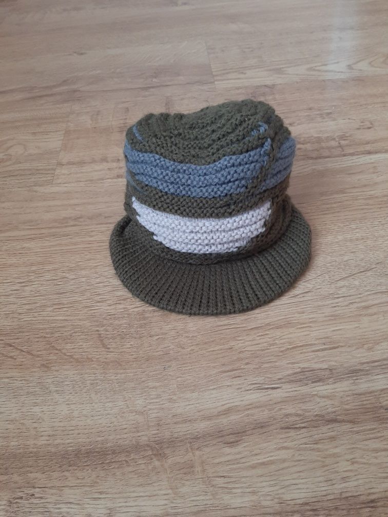 Nowa czapka dla chłopca