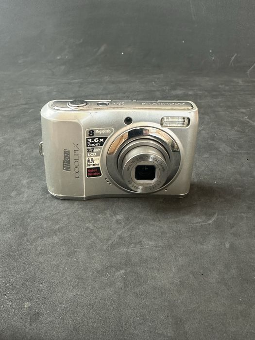 Цифровий фотоапарат Nikon L19. Робочий