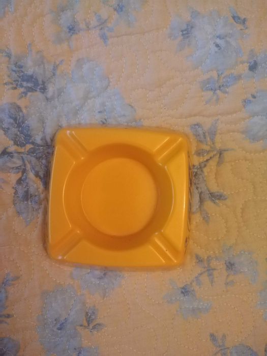 Cinzeiro antigo da bic