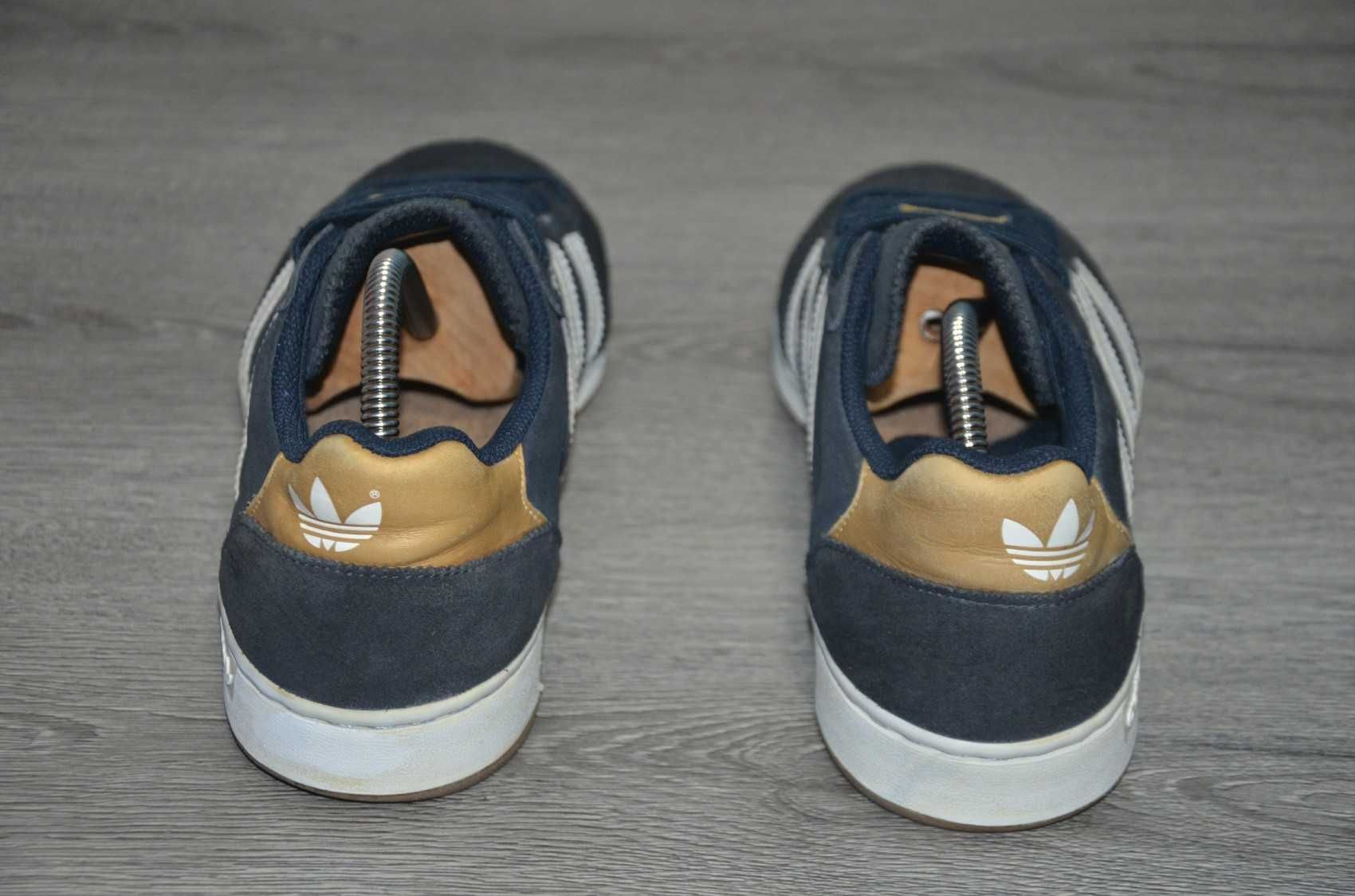 Продам кросівки замша ФІРМА Adidas Etrusco