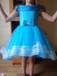Платье нарядное праздничное  для девочки 3-6лет в идеальном состоянии