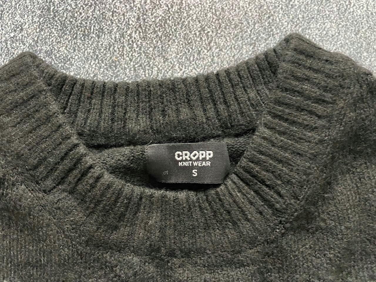Светр чорний cropp