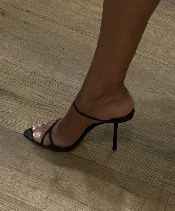 Шкіряні босоніжки мюлі туфлі на каблуку victoria beckham mango