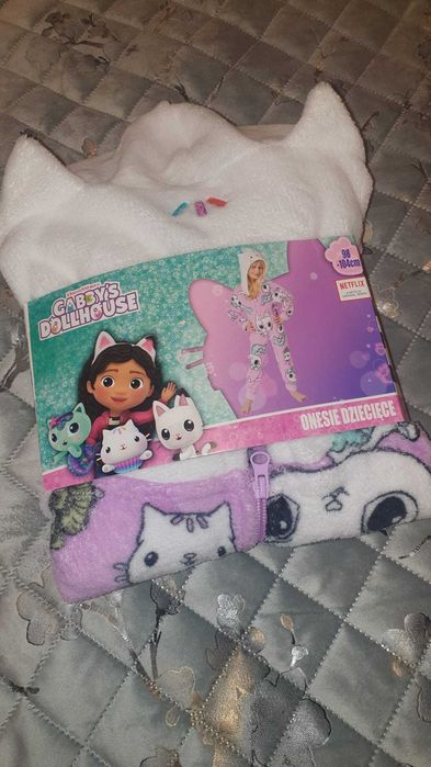 Kombinezon_Piżama Gabi koci domek, NOWY, rozm. 92