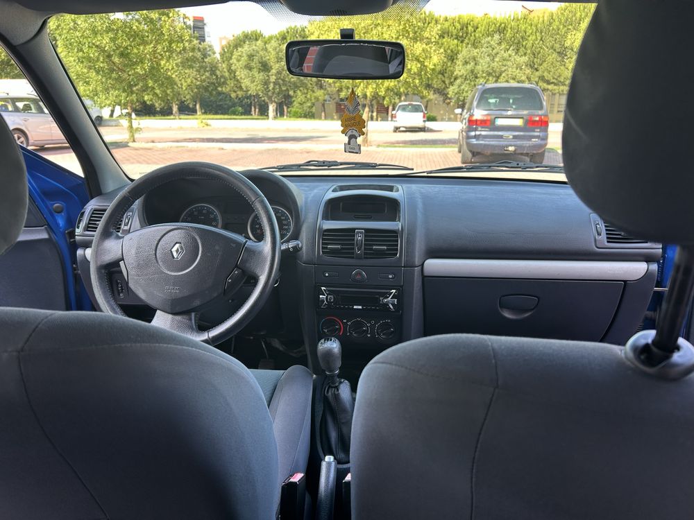 Vende-se Renault Clio 2005 em bom estado!