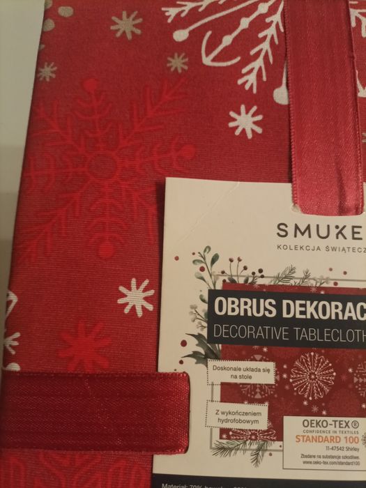 Obrus dekoracyjnyz powłoką hybrydowa w rozmiarze 110/160cm Smukee