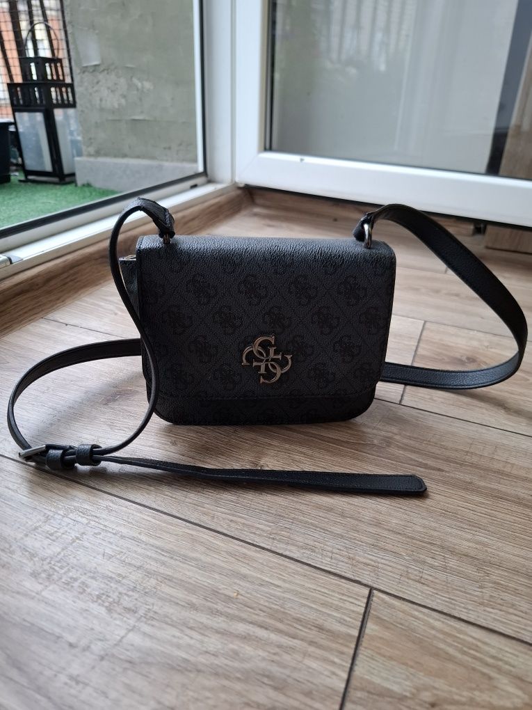 Mala torebka guess
