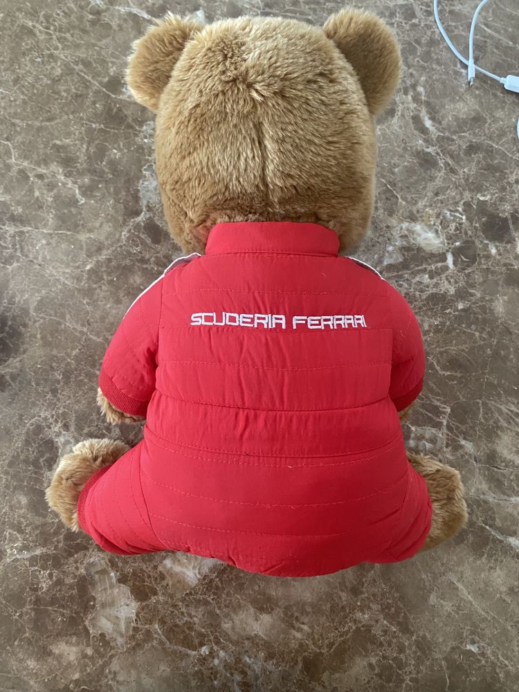 Ведмедик Ferrari