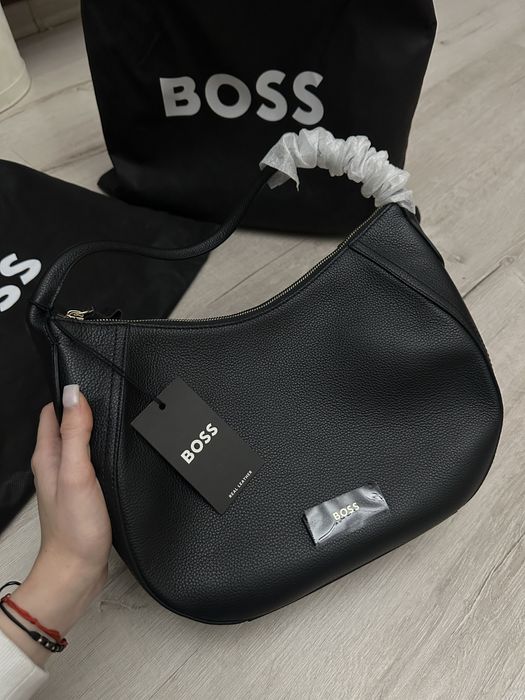 Женская Кожанная сумка Boss Lenah черная