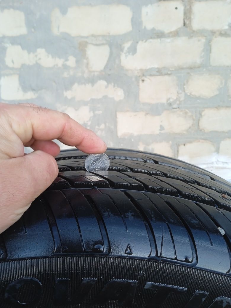 Продам летнюю резину 225/55R17.