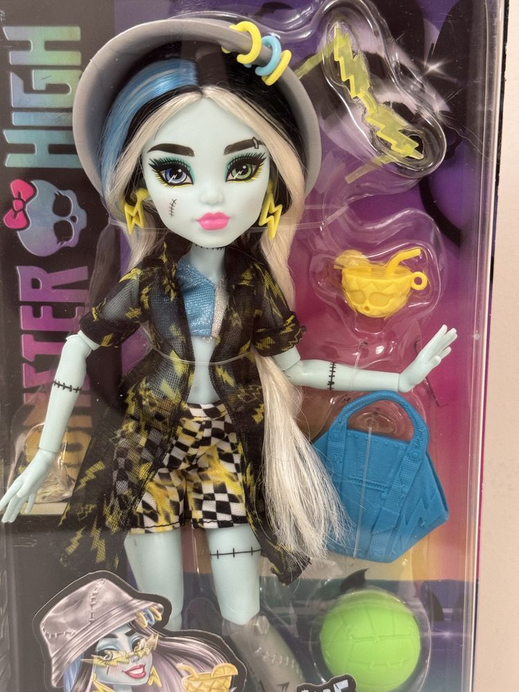 Монстер Хай Френкі Monster High Scare-adise Island Frankie